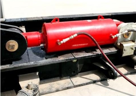 Маслоприводной цилиндр